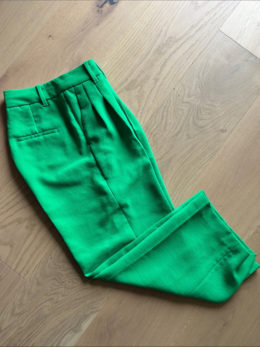 Wilfred Bright Green Cropped Tailored Pants